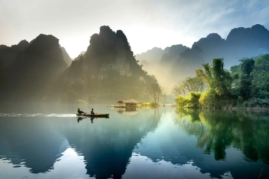 calm-morning-on-lake-tropical